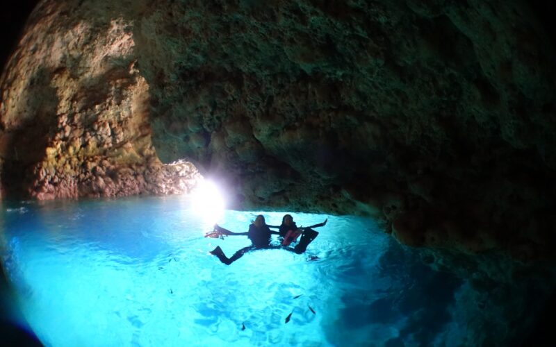 青の洞窟シュノーケルツアー
